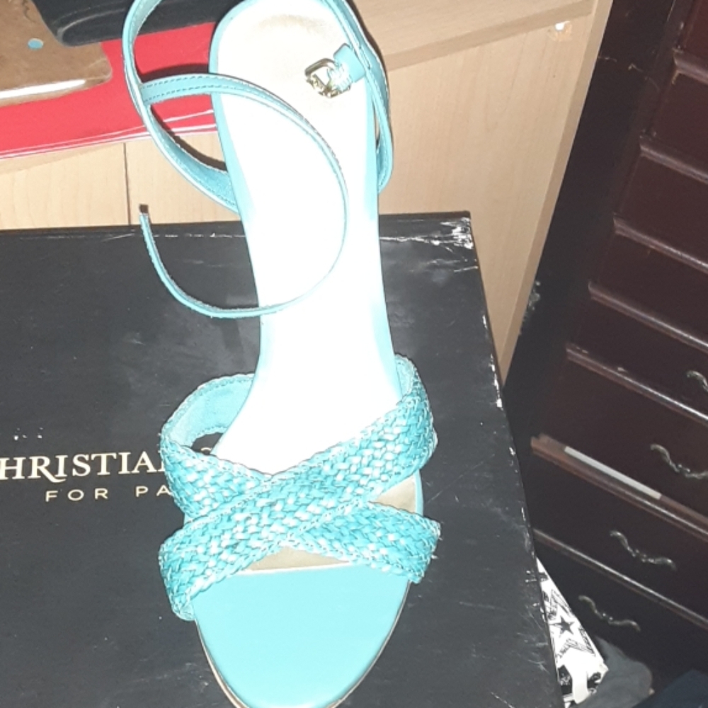 Shoe